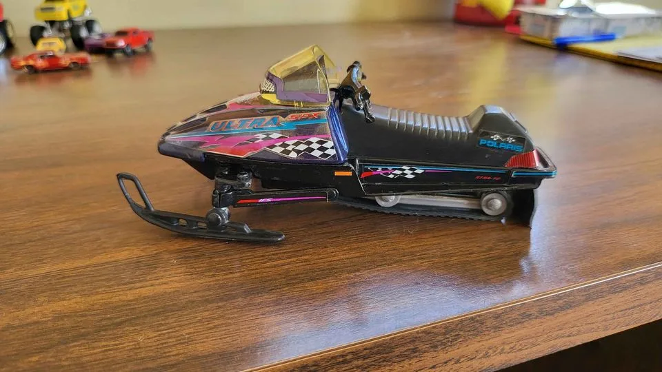 1997 POLARIS Indy Ultra SPX SE Die Cast Snowmobile 1/16 Collectible